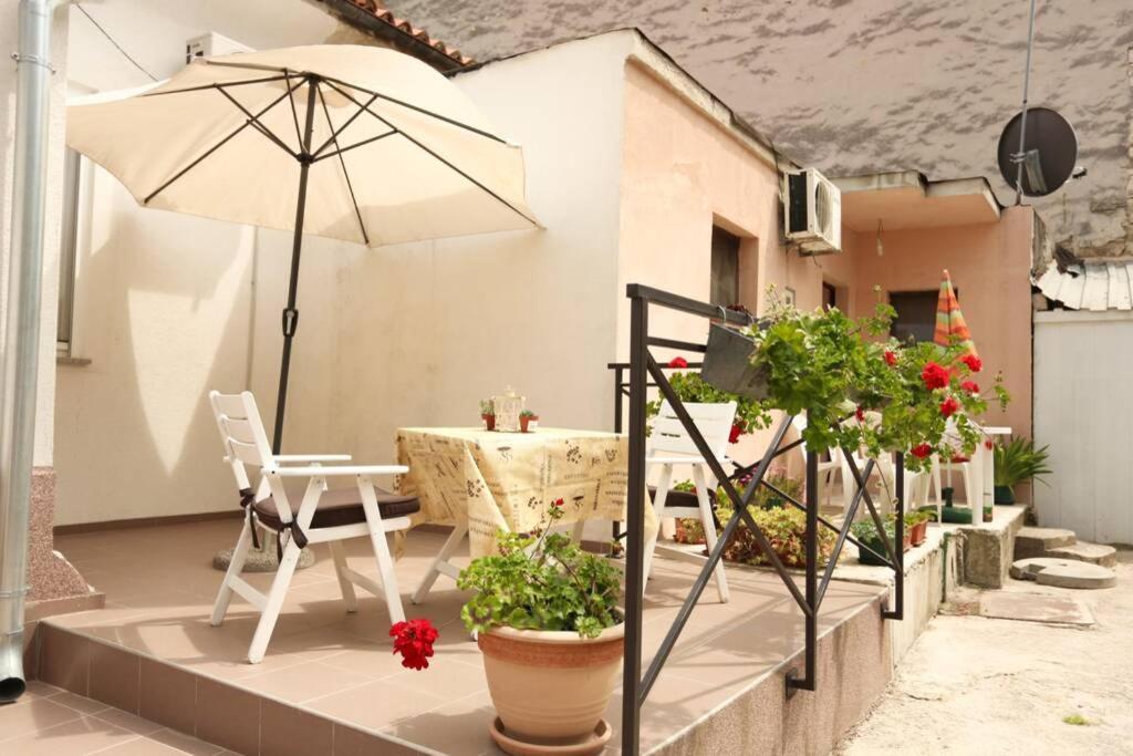 Charming Apartment In Town Center พูลา ภายนอก รูปภาพ