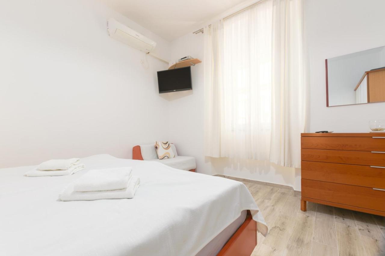 Charming Apartment In Town Center พูลา ภายนอก รูปภาพ